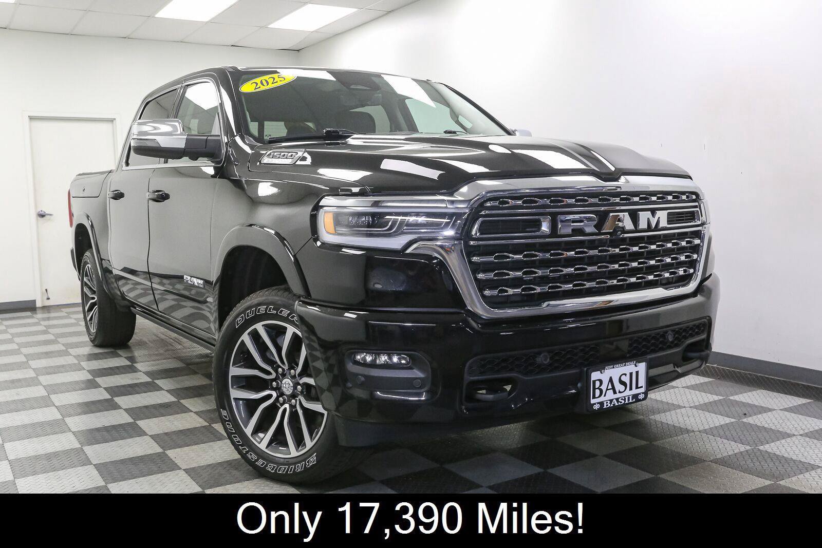 Used 2025 RAM 1500 Limited AWD/4WD image 2