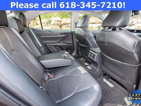 Used 2020 Toyota Camry XLE image 24