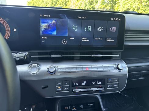 Used 2025 Hyundai Kona SEL AWD/4WD image 16