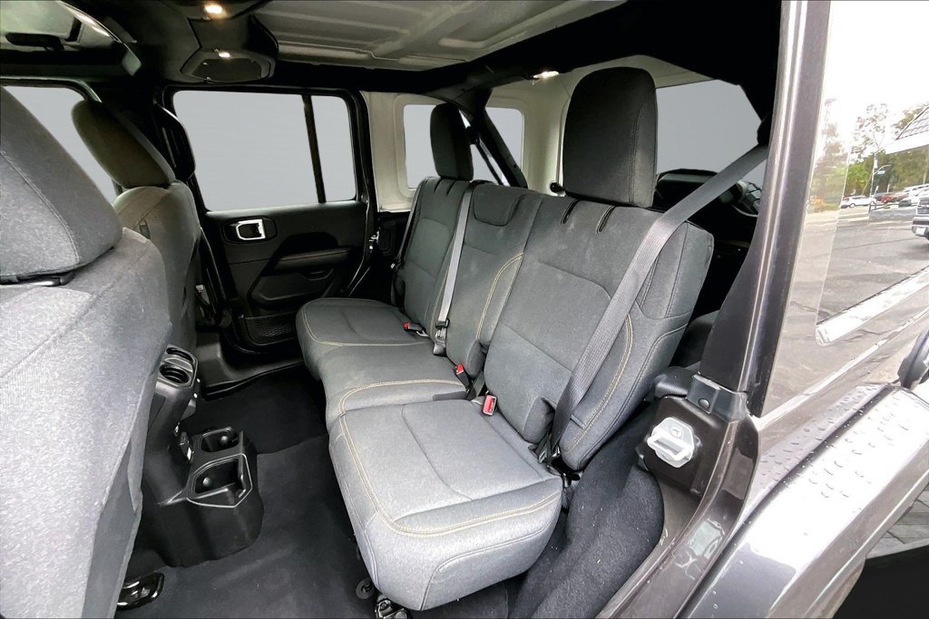 Used 2026 Jeep Wrangler Unlimited Sahara AWD/4WD image 19