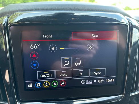 Used 2023 Chevrolet Traverse RS AWD/4WD image 27