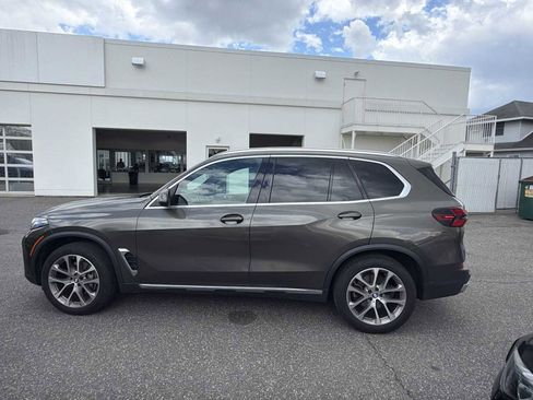 Used 2024 BMW X5 xDrive40i w/ Premium Package image 8