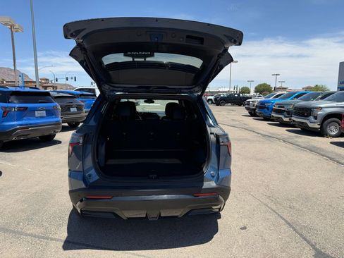 Used 2025 Chevrolet Equinox RS AWD/4WD image 36
