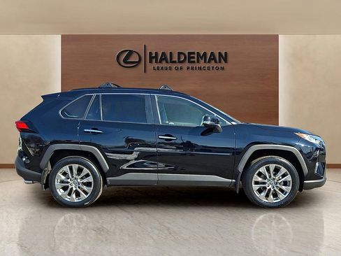 Used 2021 Toyota RAV4 Limited image 8