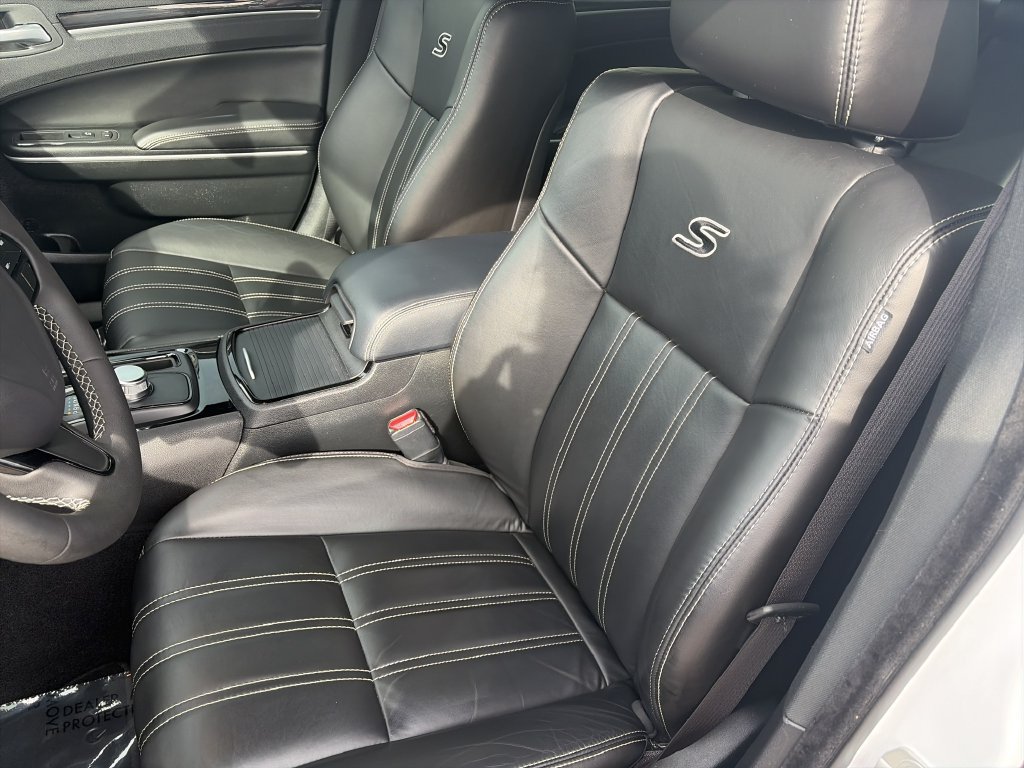 Used 2023 Chrysler 300 S RWD image 11