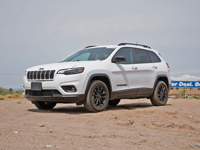 Used 2023 Jeep Cherokee Altitude Lux