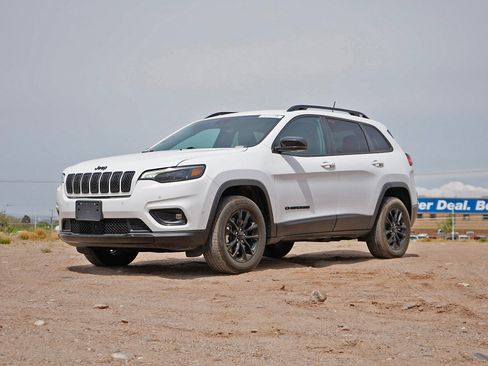 Used 2023 Jeep Cherokee Altitude Lux AWD/4WD image 1