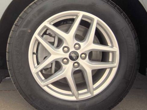 Used 2024 Ford Edge SEL w/ Convenience Package image 9