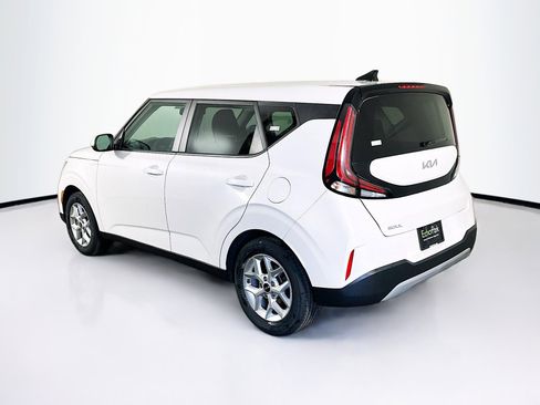 Used 2025 Kia Soul LX w/ LX Technology Package image 5