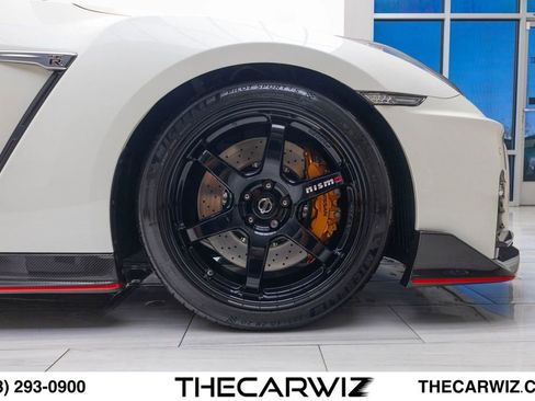 Used 2018 Nissan GT-R NISMO AWD/4WD image 39