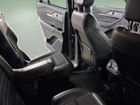 Used 2025 Ford Explorer ST-Line AWD/4WD image 14