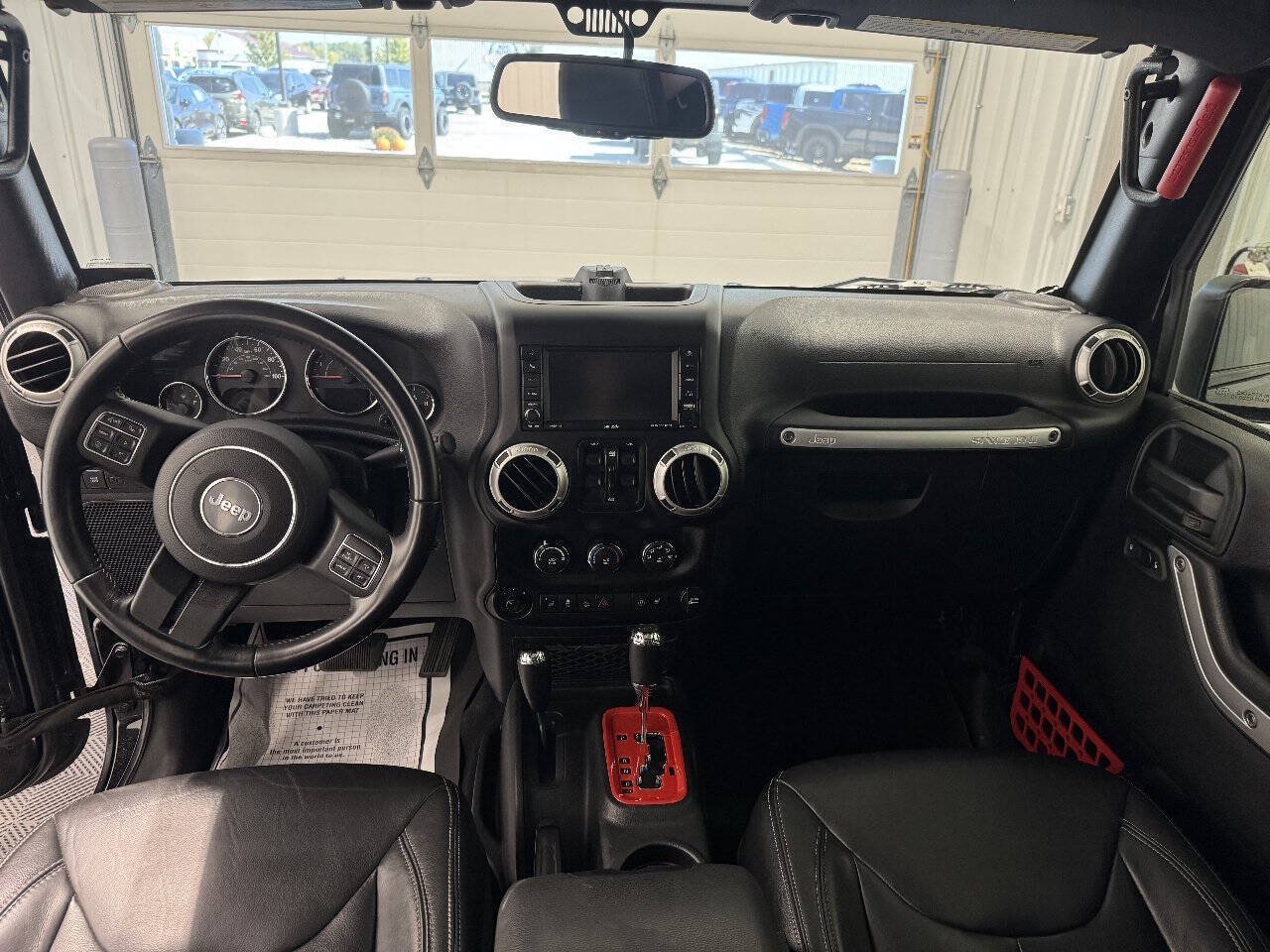 Used 2018 Jeep Wrangler Unlimited Rubicon w/ Connectivity Group AWD/4WD image 24