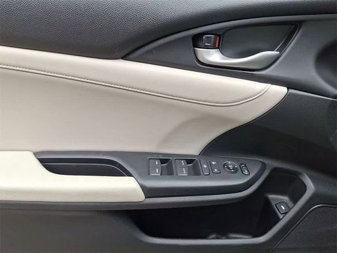 Used 2019 Honda Insight Touring image 10