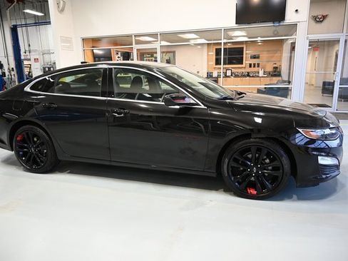 Used 2023 Chevrolet Malibu LT w/ Redline Edition image 4