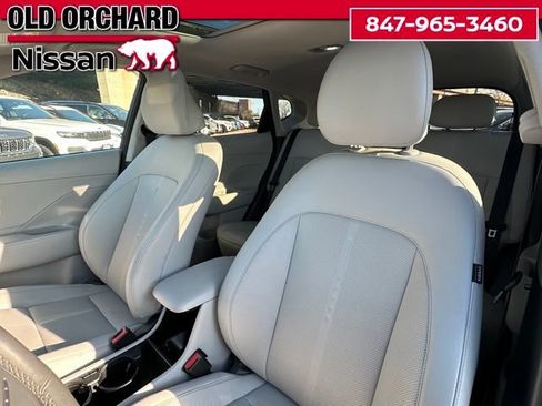 Used 2024 Hyundai Kona Limited FWD image 10