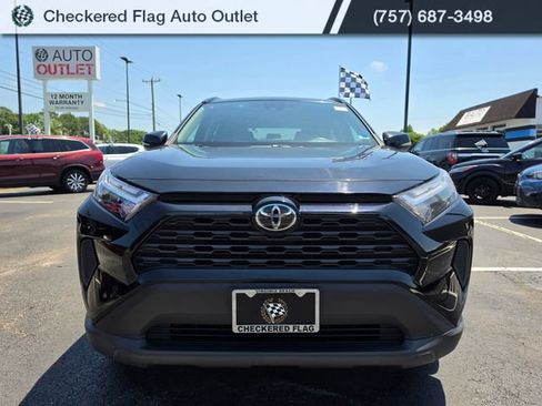 Used 2022 Toyota RAV4 XLE AWD/4WD image 12