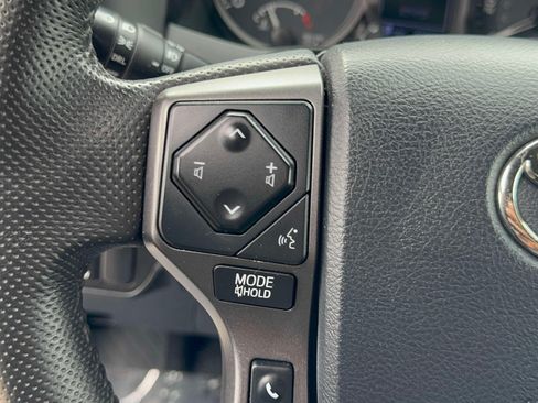 Used 2020 Toyota Tacoma TRD Sport w/ Technology Package AWD/4WD image 18