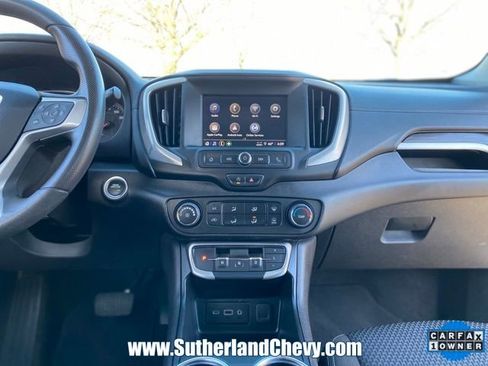 Used 2024 GMC Terrain SLE image 25
