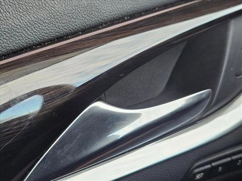 Used 2019 Buick Enclave Premium image 18