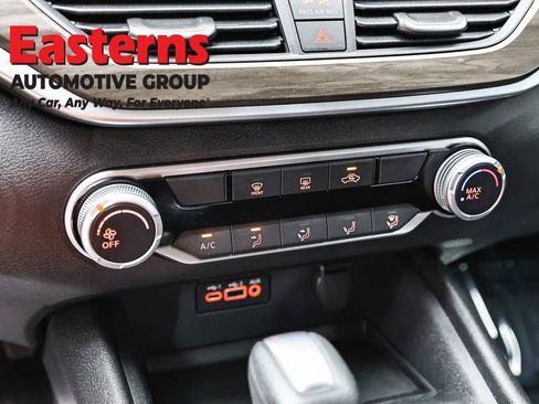 Used 2025 Nissan Altima 2.5 SV FWD image 20