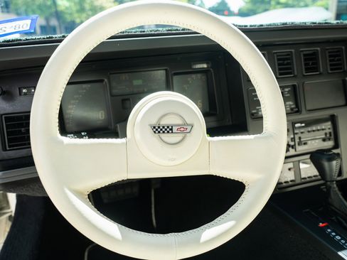 Used 1988 Chevrolet Corvette Coupe image 22