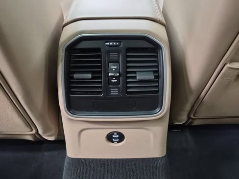 Used 2021 Porsche Macan S image 14