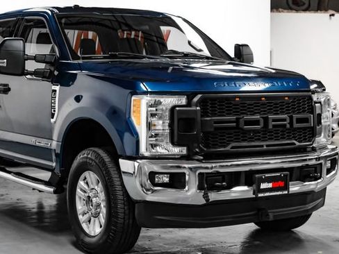 Used 2017 Ford F250 XLT w/ XLT Value Package AWD/4WD image 6