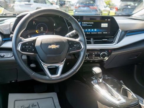 Used 2024 Chevrolet Trax LT w/ Driver Confidence Package FWD image 12