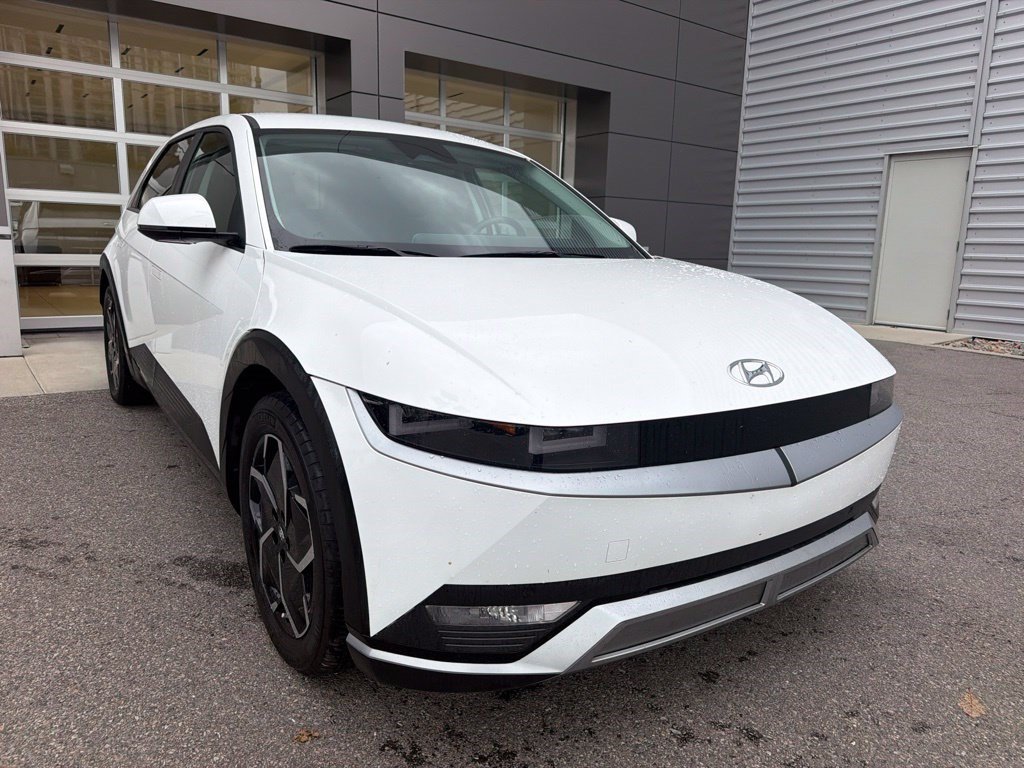 Used 2024 Hyundai Ioniq 5 SEL RWD image 3