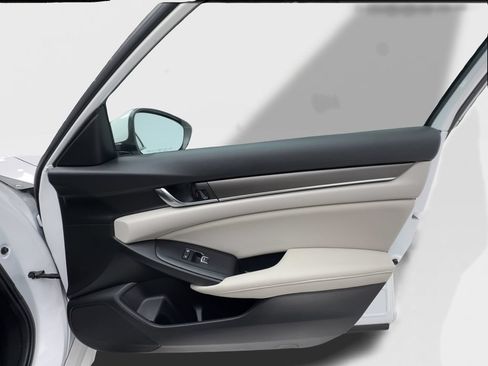Used 2022 Honda Accord LX image 30