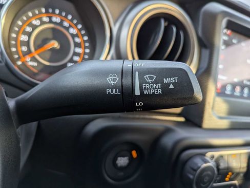 Certified 2023 Jeep Gladiator Sport image 22