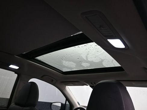 Used 2024 Subaru Ascent Limited w/ Technology Package image 9