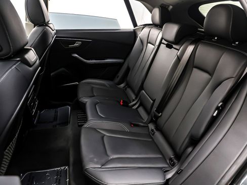 Used 2023 Audi Q8 Premium Plus image 9