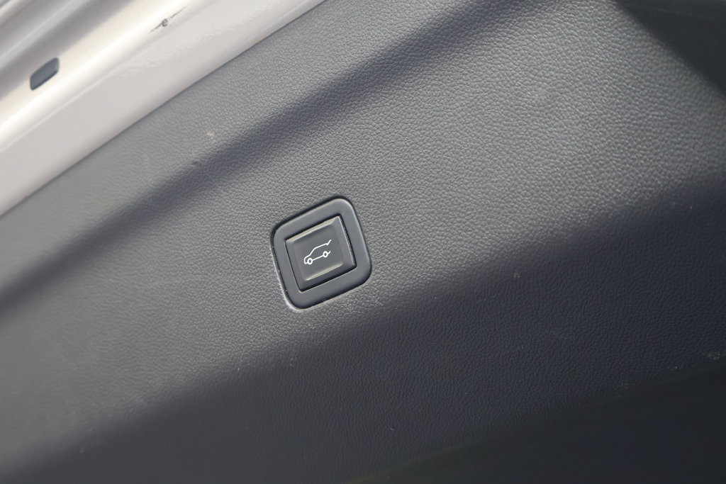 Used 2021 Chevrolet Tahoe LT AWD/4WD image 52
