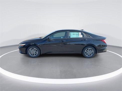 New 2026 Hyundai Elantra Blue image 5