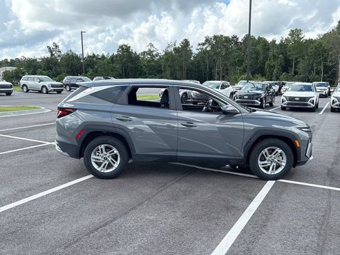 Certified 2025 Hyundai Tucson SE FWD image 30