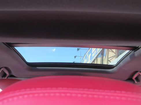 Used 2018 Maserati Levante GranLusso image 11