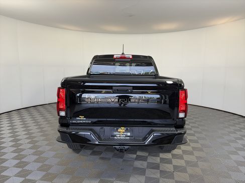 Used 2025 Chevrolet Colorado Trail Boss AWD/4WD image 4