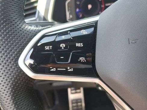 Used 2023 Volkswagen Tiguan SEL R-Line AWD/4WD image 33