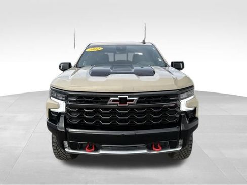 Used 2022 Chevrolet Silverado 1500 ZR2 w/ Technology Package image 7