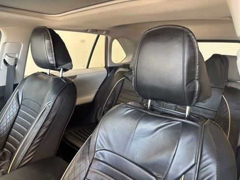 Used 2022 Toyota RAV4 XLE Premium image 16