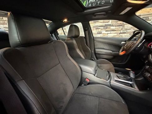 Used 2022 Dodge Charger R/T w/ Plus Group RWD image 17