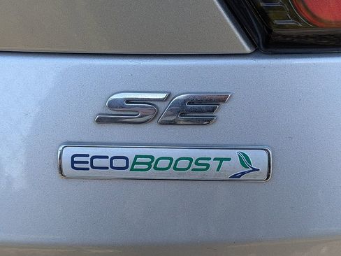 Used 2017 Ford Escape SE w/ Equipment Group 201A image 17