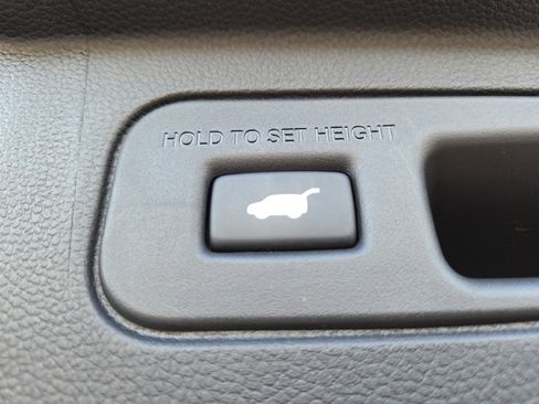 Used 2025 Honda Pilot EX-L image 18