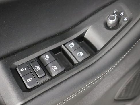 Used 2025 Jeep Grand Cherokee L Altitude AWD/4WD image 21