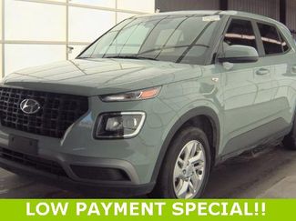 Certified 2025 Hyundai Venue SE video 1