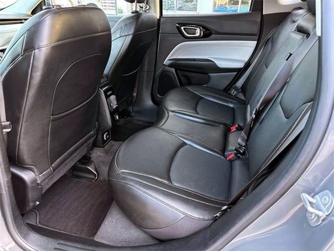 Used 2022 Jeep Compass Limited image 9