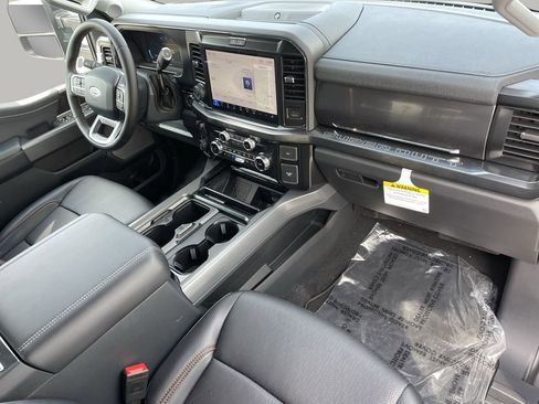 New 2026 Ford F250 Lariat w/ Black Appearance Package AWD/4WD image 11