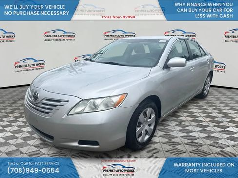 Used 2009 Toyota Camry LE FWD image 1