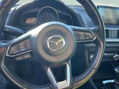 Used 2018 MAZDA MAZDA3 Touring image 17